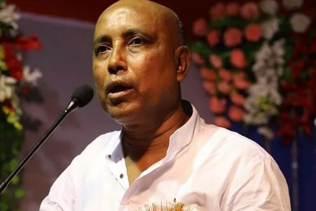 জেলা পরিষদের বৈঠকে মন্ত্রী কেন?