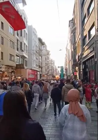 বিস্ফোরণে কেঁপে উঠল ইস্তানবুল, দেখুন ভিডিও