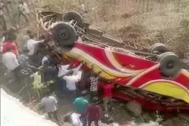 ভয়াবহ সড়ক দুর্ঘটনা ইন্দোরে, নিহত একাধিক