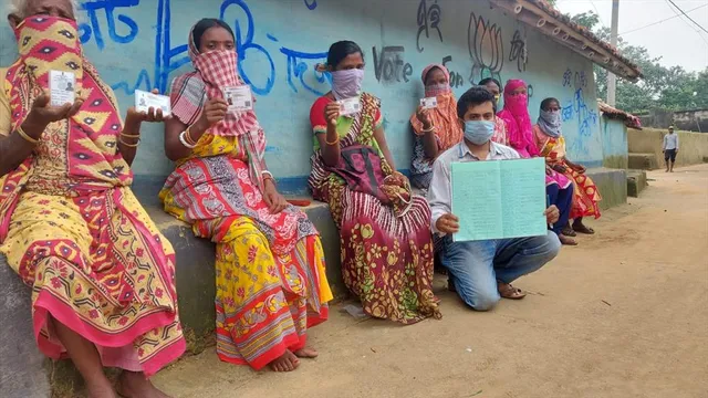 করোনার তৃতীয় ঢেউকে রুখতে অভিনব উদ্যোগ "রাস্তার মাস্টার "-এর