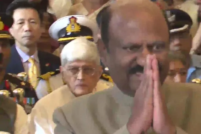 রাজ্যপাল পদে শপথ নিলেন সিভি আনন্দ বোস