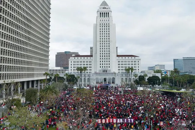 তিন দিনের ধর্মঘট, বন্ধ স্কুল