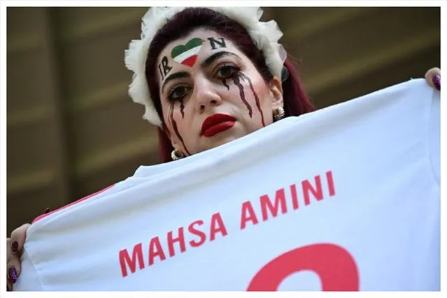 মাশা আমিনির মৃত্যুর বিরুদ্ধে প্রতিবাদের আঁচ কাতার বিশ্বকাপেও