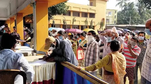 দুয়ারের সরকারের ক্যাম্পে মানা হচ্ছে না করোনা স্বাস্থ্যবিধি