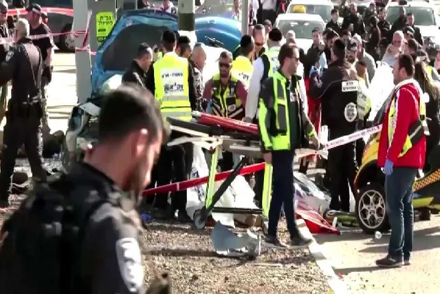 ফিলিস্তিনি চালকের গাড়ির ধাক্কায় শিশুসহ দুই ইসরায়েলি নিহত