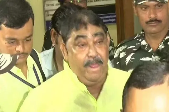 বাদী বিবাদী পক্ষ ছাড়া আদালতে বাকিদের প্রবেশের ওপর নিষেধাজ্ঞা