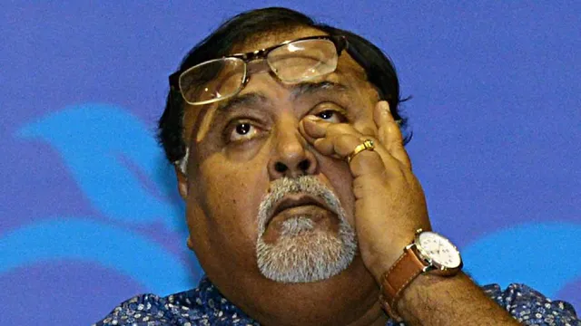 শুনানিতে কেঁদে ফেললেন পার্থ