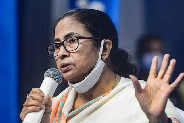 দার্জিলিংবাসীকে 'দিল্লির লাড্ডু' না খাওয়ার পরামর্শ মমতার