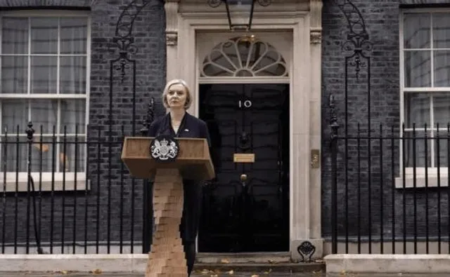 লিজ ট্রাসের পদত্যাগে অবিলম্বে নির্বাচনের দাবি যুক্তরাজ্যের বিরোধী দলীয় নেতার