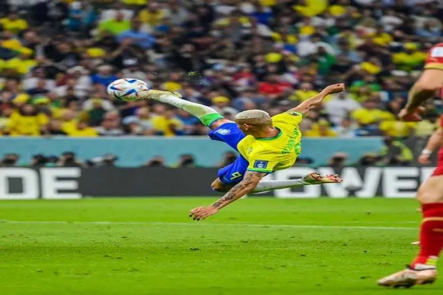 পরপর ২ টি গোল ব্রাজিলের