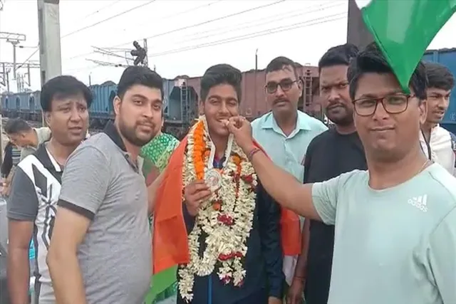 রুপো নিয়ে ফিরল অভিনব, শুনুন অভিনবের বাবার বক্তব্য