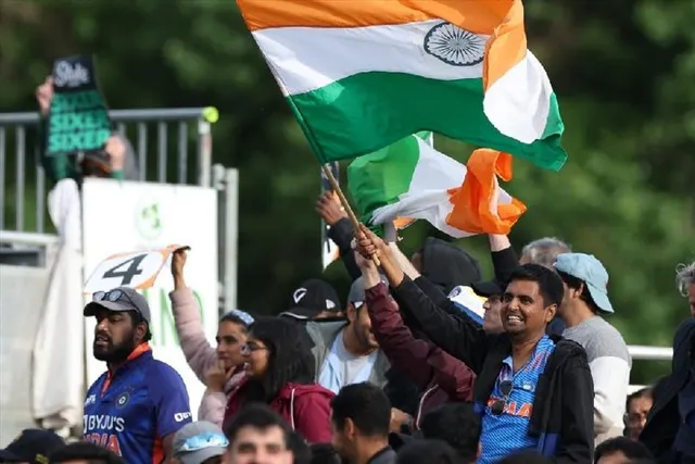 আয়ারল্যান্ডেও উপচে পড়া ভারতীয় সমর্থক