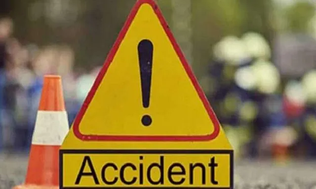 যশোর রোডে ভয়াবহ বাস দুর্ঘটনা, আহত ১২