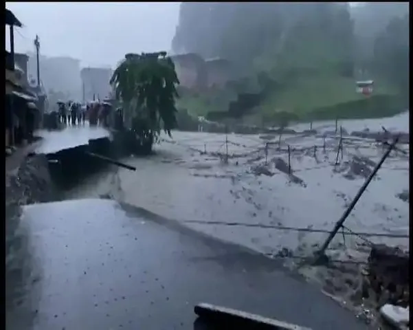 ভুটানে প্রবল বৃষ্টির জের