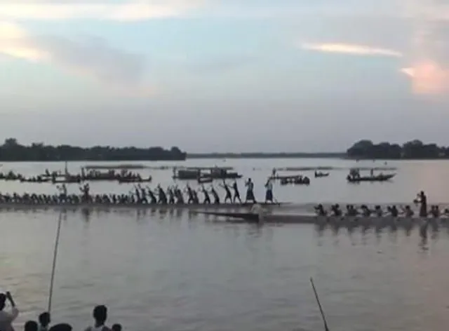 অসমের কামরুপের নদীতে নৌকা দৌড়ের ভিডিও ভাইরাল