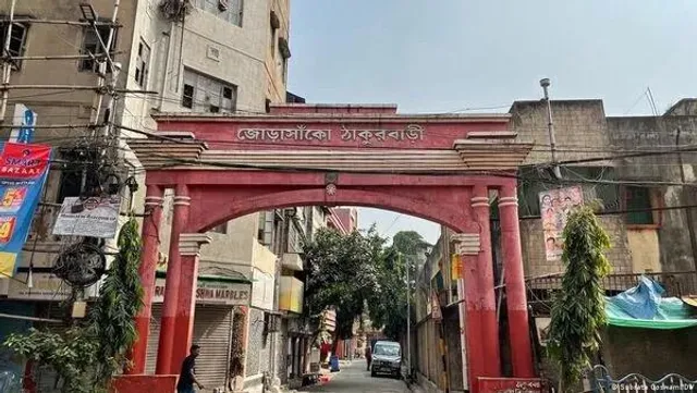 তিন সপ্তাহের মধ্যে ভাঙতে হবে ঠাকুরবাড়িতে তৃণমূলের পার্টি অফিস নির্দেশ   হাইকোর্টের