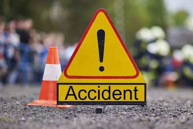 মর্মান্তিক দুর্ঘটনায় ৩-৪ জনের মৃত্যু