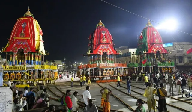 'মল-সিনেমা হল খোলা থাকলে রথযাত্রা কেন নয়?'