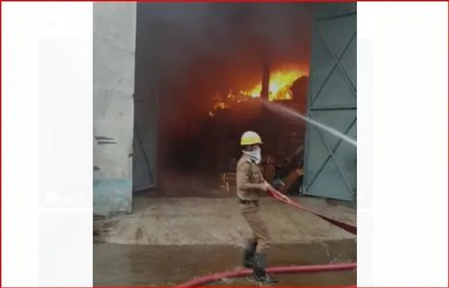 সাতসকালে ভয়াবহ আগুন লাগল হাওড়ায়