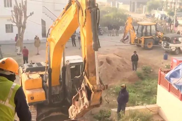 প্রশ্নপত্র ফাঁস: অভিযুক্তের 'অবৈধ' বাসভবন ভেঙে দিল সরকার