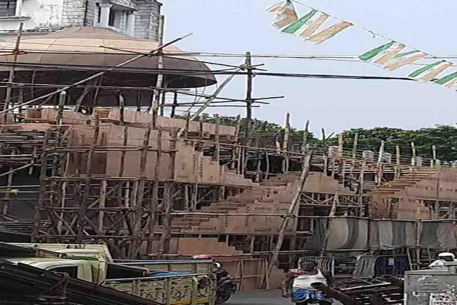 মানিকতলা চালতাবাগানের পুজোর এই বছরের প্রতিমা শিল্পীর নাম জানেন?