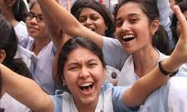 আর কিছুক্ষণে ভাগ্য নির্ধারণ ১১ লাখ পরীক্ষার্থীর