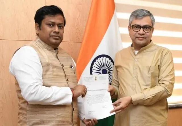 কেন্দ্রীয় রেলমন্ত্রীর সঙ্গে দেখা করলেন সুকান্ত মজুমদার