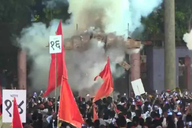 রাবণ দহন করল উদ্ধব ঠাকরের দল- দেখুন ভিডিও