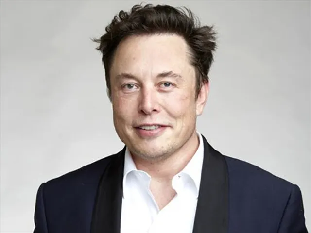 টুইটারের পর এবার কোকা-কোলা কেনার ইচ্ছাপ্রকাশ ইলন মাস্কের