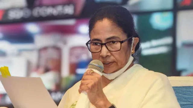 যুবাদের কাছে আকুতি মমতার