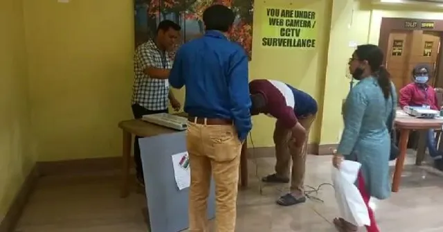 শুরু হল ভোটগ্রহণ প্রক্রিয়া, কড়া নিরাপত্তায় কেন্দ্রীয় বাহিনী