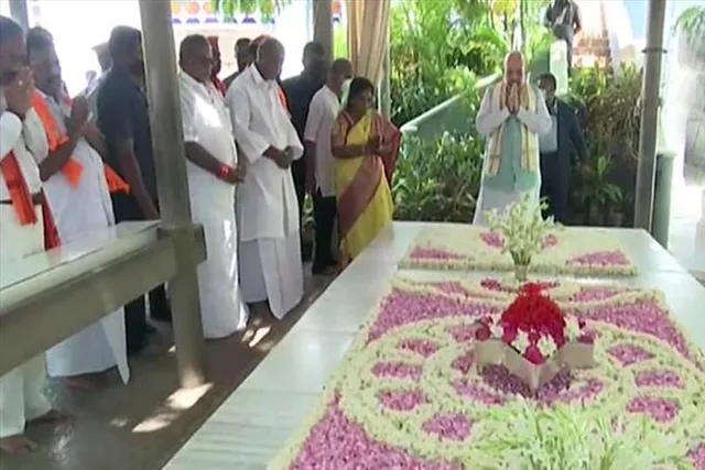 শ্রী অরবিন্দ আশ্রমে অমিত শাহ