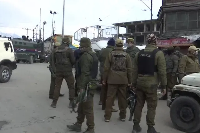 প্রজাতন্ত্র দিবসের আগেই গ্রেনেড হামলা