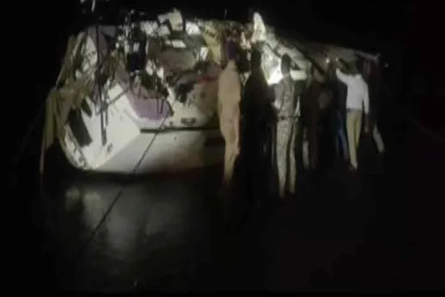 রায়গড়ে আটক সন্দেহভাজন নৌকা, উদ্ধার একাধিক একে-৪৭ রাইফেল