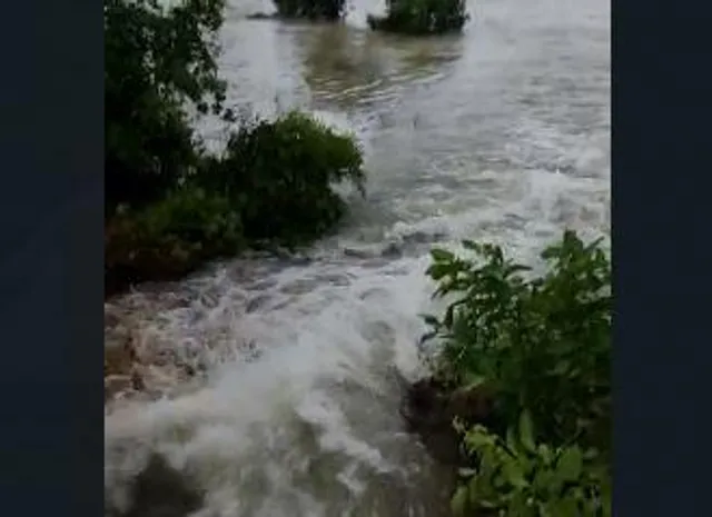 হু হু ঢুকছে জল, প্লাবিত বহু গ্রাম