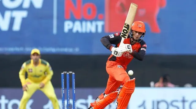 ফের ব্যর্থ চেন্নাই, ধোনিদের হারিয়ে প্রথম জয় হায়দরাবাদের