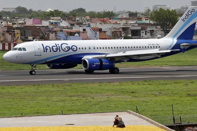 ইন্ডিগো বিমানের জরুরি দরজা খুললেন যাত্রী, তদন্তের নির্দেশ দিল ডিজিসিএ