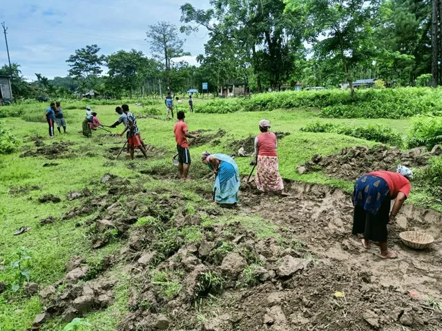 আলিপুরদুয়ারে ১০০ দিনের কাজ শুরু হলেও যোগ দিচ্ছেন না অনেক শ্রমিক