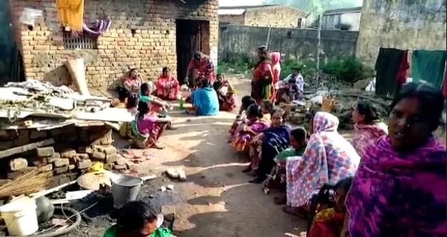 তাস খেলাকে কেন্দ্র করে যুবকের মৃত্যু ঘিরে বাড়ি ভাঙচুরের অভিযোগ