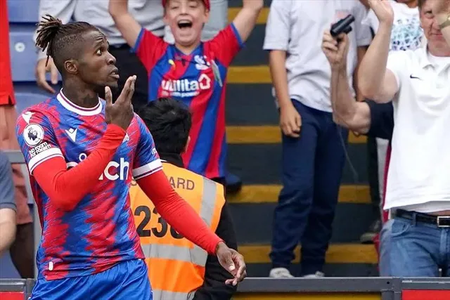 জাহাকে দলে নেওয়ার চেষ্টায় চেলসি