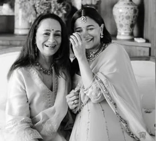 মা সোনি রাজদানের জন্মদিনে বিশেষ নোটের মাধ্যমে শুভেচ্ছা জানালেন আলিয়া ভাট