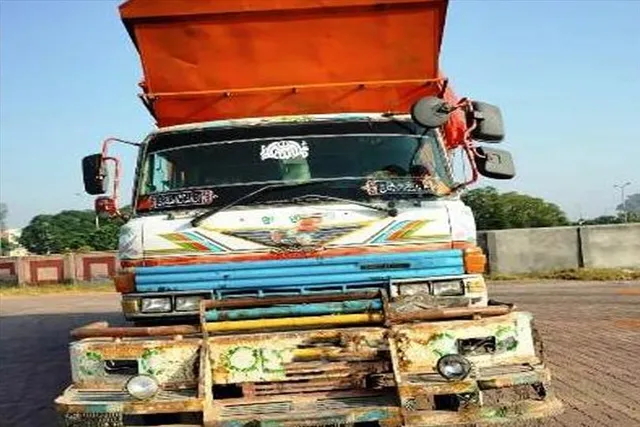 আটারি সীমান্তে পাকিস্তানি ট্রাক থেকে ২ কেজি হেরোইন উদ্ধার