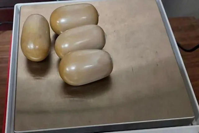 উদ্ধার দেড় কোটি টাকার সোনা