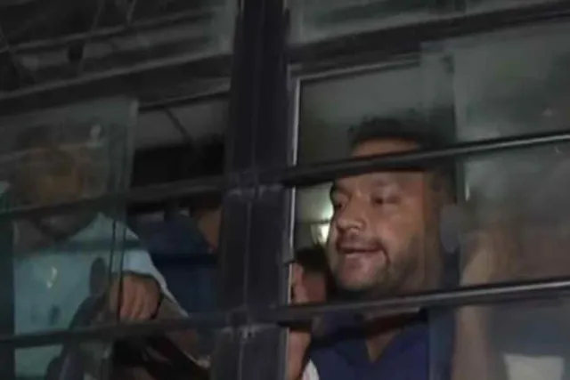 আন্দোলনকারীদের নিয়ে আসা হল নিউটাউন থানাতে