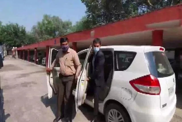 মাদক মামলায় এনসিবি দফতরে সমীর ওয়াংখেড়ে