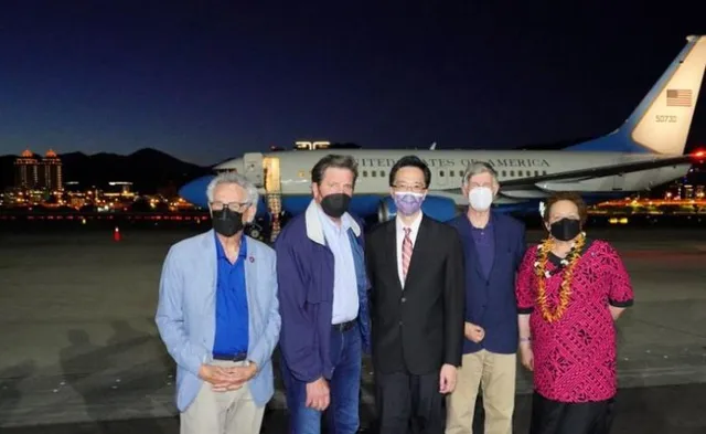 চীনের সঙ্গে উত্তেজনার মধ্যেই তাইওয়ানে মার্কিন আইনপ্রণেতারা