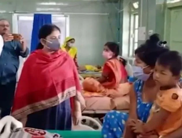 জলপাইগুড়ি জেলা হাসপাতালে অসুস্থ ১১০ জন শিশুকে দেখতে এলেন জেলাশাসক