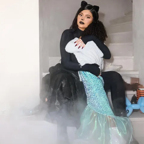 হ্যালোইন লুকে নজর কেড়েছেন কাইলি