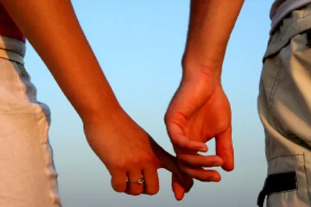 লিভ ইন সম্পর্ক! করতে হবে রেজিস্ট্রেশন?