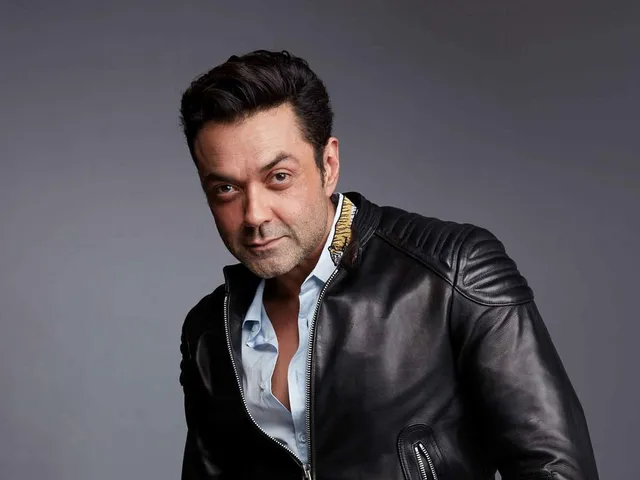 মা এর জন্মদিনে শুভেচ্ছা জানালেন ববি দেওল
